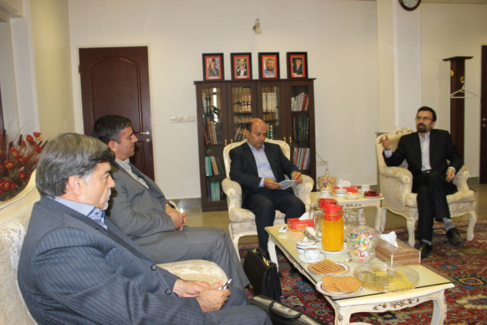 دیدار رئیس انجمن علمی فرش ایران با سرپرست مرکز ملی فرش