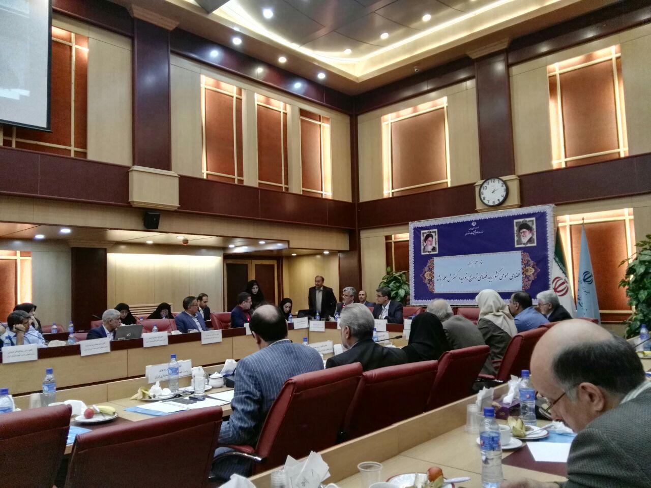 از انجمن علمی فرش ایران در گروه هنر تقدیر شد